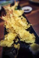 japanische tiefe Freundgarnele, japanisches Essen. foto