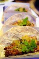 Hühnchen-Tacos im mexikanischen Restaurant