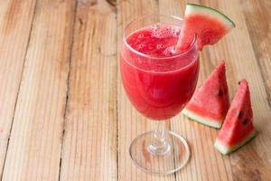 frischer Wassermelonensaft im Glas