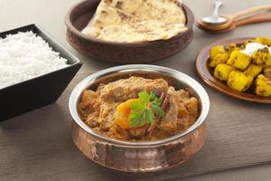 Karahi Lamm indisches Curry mit Aprikosen