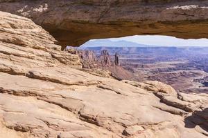 Canyonlands Nationalpark. Mesa Arch, Canyons und La Sal Berge