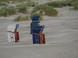 sommerabend am strand von juist foto