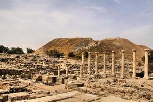 ein blick auf die antike römische stadt beit shean in israel foto