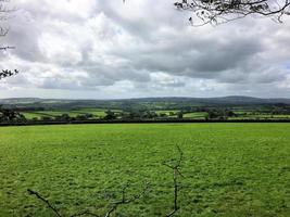 ein blick auf die landschaft von cornwall in der nähe von dartmoor foto