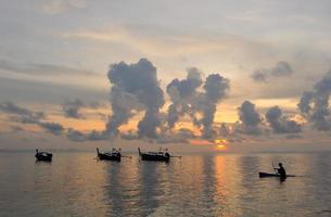 Thailand. Phiphi Insel. magische Sonnenaufgang Landschaft