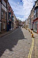 staithes, north yorkshire, uk, 2010. typische straßenszene foto