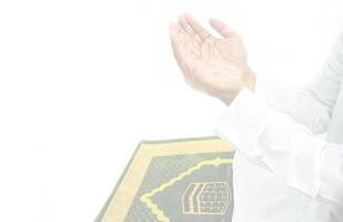 betende Hände. islamischer Hintergrund foto