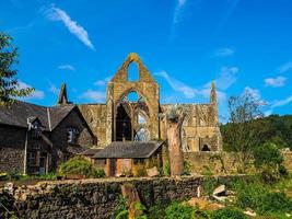 hdr tintern abtei abati tyndyrn in tintern foto