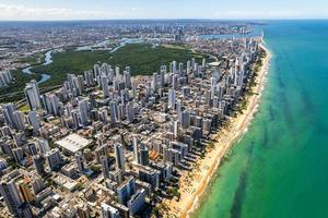 Luftbild von Boa Viagem Beach in Recife, Hauptstadt von Pernambuco, Brasilien. foto