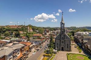 luftaufnahme von gramado, rio grande do sul, brasilien. kirche matriz sao pedro foto