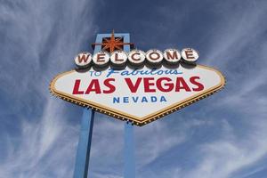 Las Vegas Willkommensschild mit Zirruswolken foto