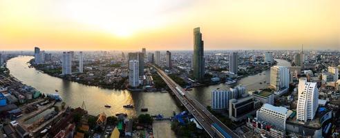 Bangkok Stadt bei Sonnenuntergang foto
