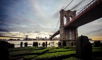 Brooklyn Bridge nach Regen