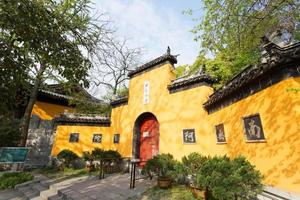 Haupteingang des Jiming-Tempels, Nanjing, Provinz Jiangsu, China.