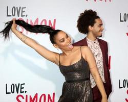 los angeles 13. märz, alexandra shipp, jorge lendeborg jr. bei der liebe, simon spezielle vorführung im atrium des westfield century city mall am 13. märz 2018 in century city, ca foto