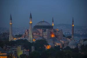 Istanbul - Hagia Sophia bei Nacht erleuchtet