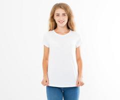 lächeln glückliches mädchen posiert im weißen t-shirt-set, kopierraum, leeres t-shirt, leere t-shirt frau foto