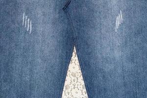 Jeans mit thailändischen Motiven. foto