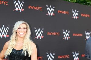 los angeles, 6. juni – charlotte flair bei der wwe für ihre erwägung event im tv academy saban media center am 6. juni 2018 in north hollywood, ca foto