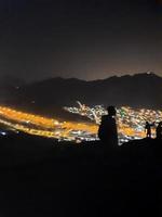 schöne aussicht auf den berg jabal al noor in mekka. Die Hira-Höhle befindet sich auf dem Gipfel des Berges Jabal al Noor, wo Besucher aus der ganzen Welt zu Besuch kommen. foto