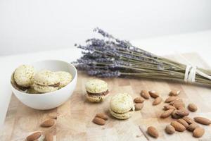 hausgemachte Macarons mit Lavendel und Mandeln