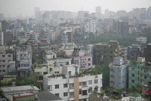 alte Wohngebäude in der Stadt Dhaka in Bangladesch, foto