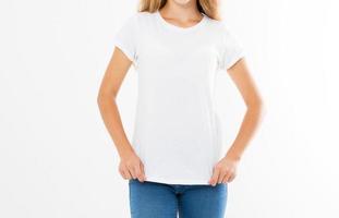 Weißes T-Shirt T-Shirt auf einem Mädchen mit perfektem Körper, Frau T-Shirt Mock-up foto