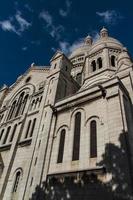 die äußere architektur von sacre coeur, montmartre, paris, frankreich foto