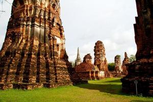 Pagode im Wat Chaiwattanaram Tempel, Ayutthaya, Thailand foto