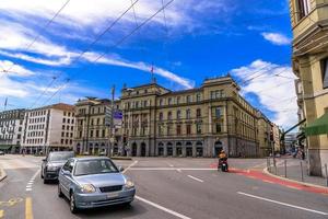 Stadtzentrum mit Autos in Luzern, Luzern, Schweiz foto