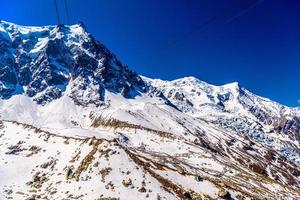 schneebedeckte berge chamonix, mont blanc, haute-savoie, alpen, frankreich foto