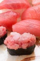 Thunfisch Nigiri Sushi foto