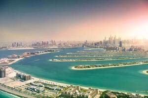 dubai skyline von palm island, vereinigte arabische emirate foto