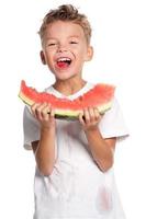 Junge mit Wassermelone
