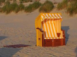 Sonnenuntergang am Strand der Insel Juist foto