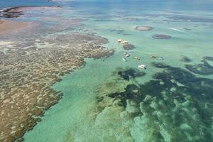 luftaufnahme der riffe von maragogi, umweltschutzgebiet korallenküste, maragogi, alagoas, brasilien. foto