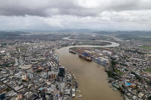 brasilien märz 2022 - luftaufnahme von apm-terminals foto