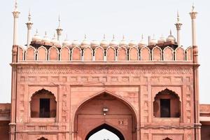 architektonisches detail der jama masjid moschee alt-delhi, indien, die spektakuläre architektur der großen freitagsmoschee jama masjid in delhi 6 während der ramzan-saison, die wichtigste moschee in indien foto