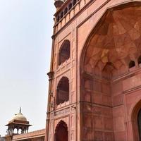 architektonisches detail der jama masjid moschee, alt-delhi, indien, die spektakuläre architektur der großen freitagsmoschee jama masjid in delhi 6 während der ramzan-saison, die wichtigste moschee in indien foto