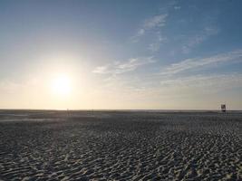 Sonnenuntergang am Strand der Insel Juist foto