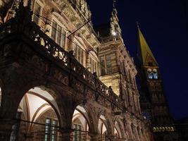 die stadt bremen bei nacht foto