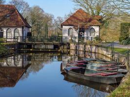 Wassermühle in der Nähe von Winterwijk in den Niederlanden foto