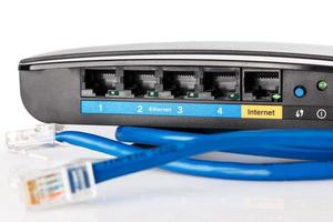 Router und Ethernetkabel foto