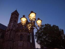 die stadt maastricht an der maas in den niederlanden foto