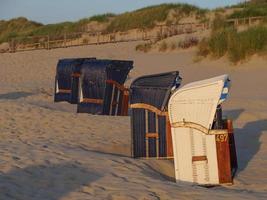 Sonnenuntergang am Strand der Insel Juist foto