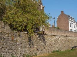 die stadt maastricht an der maas in den niederlanden foto