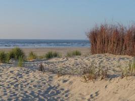 Sonnenuntergang am Strand der Insel Juist foto