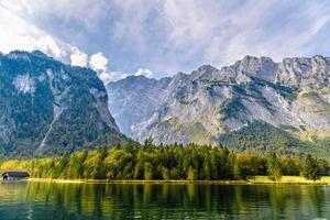 königssee mit alpen, königssee, nationalpark berchtesgaden, bayern, deutschland foto