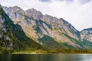 königssee mit alpen, königssee, nationalpark berchtesgaden, bayern, deutschland foto