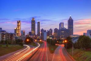 Atlanta Innenstadt in der Abenddämmerung foto